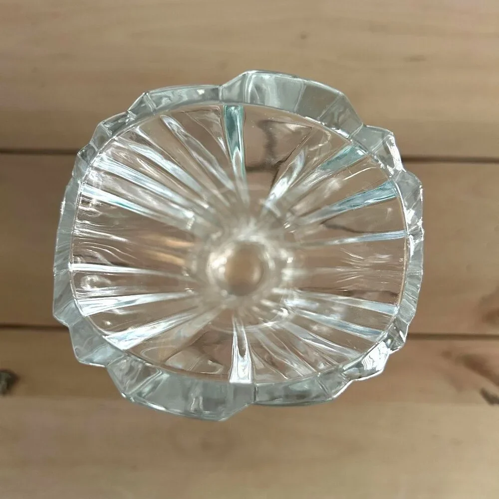 Mikasa Flores Vase 8 Inch‎ Clear Glass Flared Fan Swirl Shape Fluted